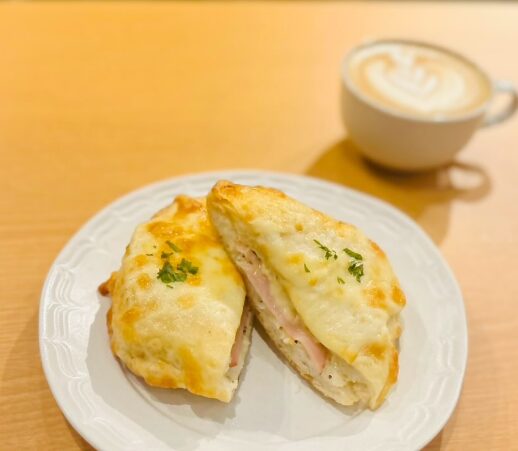 堺カフェ　cafe ribbone　フォッカッチャとラテ