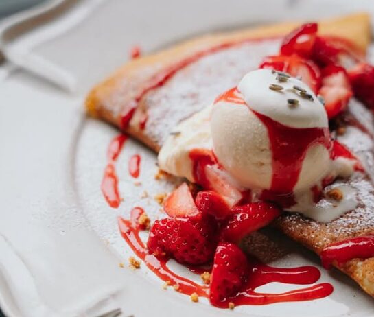 crêperie onzeの自家製ハムのコンプレ(そば粉ガレット) 吹田市・山田の本格クレープリー