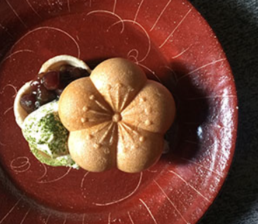 alt="大阪 天神橋 日本茶カフェ CAFE大阪茶会 和菓子"
もなか