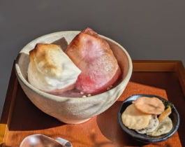 静かに過ごせる喫茶あんこの日のカフェ空間で食べるぜんざい