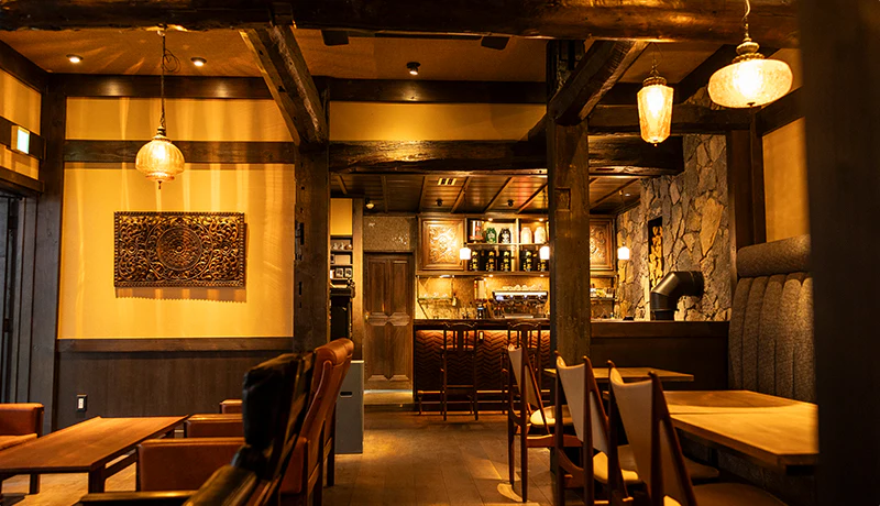 予約制で楽しむ浪芳庵の落ち着いた店内