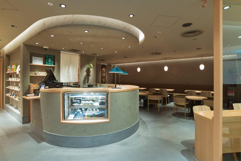 alt="大阪 なんば つぼ市製茶本舗 茶寮 抹茶 和菓子"
落ち着いた店内