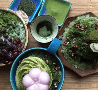 alt="大阪 天神橋 日本茶カフェ CAFE大阪茶会 和菓子"
日本茶と和菓子