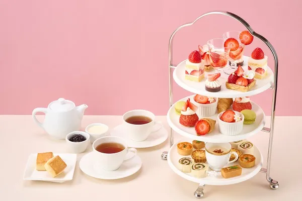 帝国ホテル 大阪｜ザ・パーク苺のアフタヌーンティーの写真