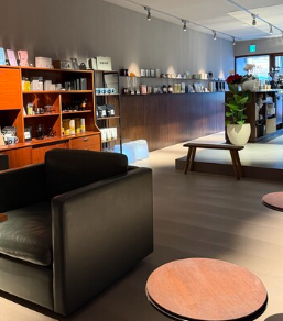 中崎町でコーヒーが楽しめる「Pauhana Coffee」の落ち着いた空間