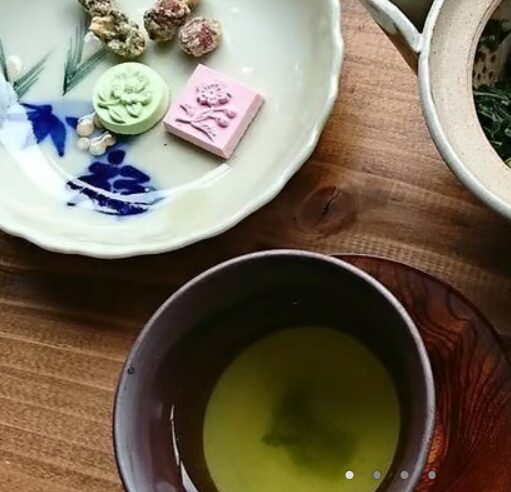 alt="大阪 藤井寺 岡田園茶舗 古民家 日本茶カフェ"
緑茶