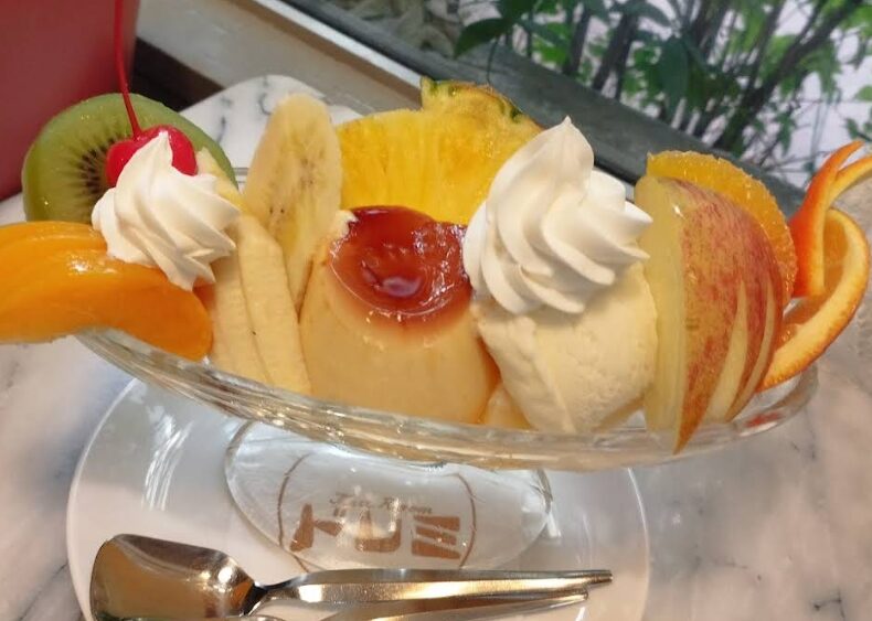 喫茶ドレミ（新世界）のプリンローヤル