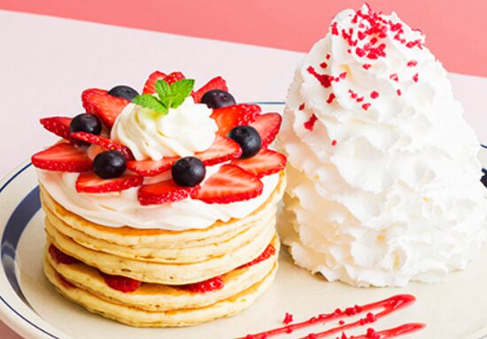 エッグスンシングス 梅田茶屋町店のベリーベリーパンケーキ