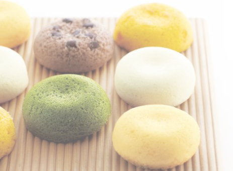 福壽堂秀信のふくふくふ。ふわふわのお餅にこしあんを包んだ上品な大阪老舗和菓子のお取り寄せ商品